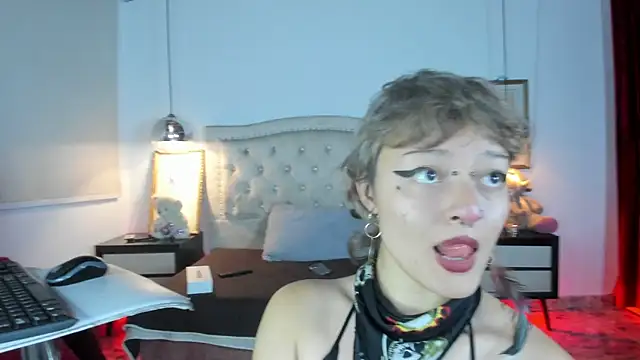 Snapshot of Baby_Punk1 chatting on 01-13-26, 03:45 Baby Punk1 online show from 01-13-26, 03:45