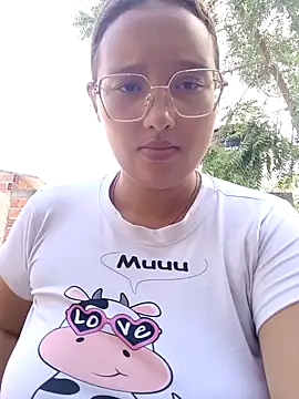 young dairy01 online show from 10-31-25, 01:45