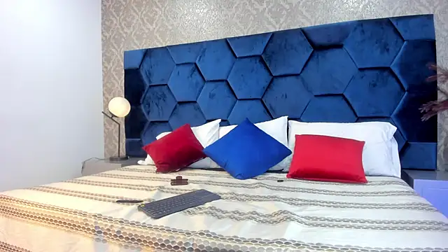 Snapshot of Angelina_Roa chatting on 11-29-25, 03:48 Angelina Roa online show from 11-29-25, 03:48