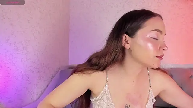 Snapshot of MAGIC_VERA chatting on 12-15-25, 12:20 MAGIC VERA online show from 12-15-25, 12:20