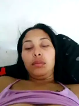 Snapshot of mommy-hot-valeria chatting on 04-12-26, 01:05 mommy-hot-valeria online show from 04-12-26, 01:05