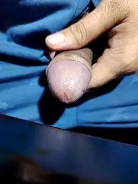 Snapshot of Sir_clouden chatting on 11-01-25, 11:51 Sir clouden online show from 11-01-25, 11:51