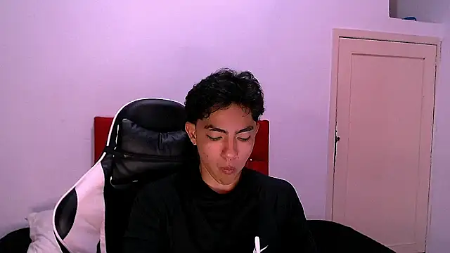 RomeoMillerr online show from 11-22-25, 07:24