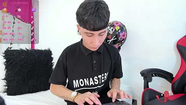 XaanderGrey online show from 10-25-25, 07:30