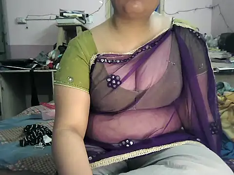 Snapshot of Niisha_HOT chatting on 10-13-25, 07:58 Niisha HOT online show from 10-13-25, 07:58