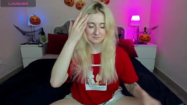 CamillaDreamer online show from 10-22-25, 02:50