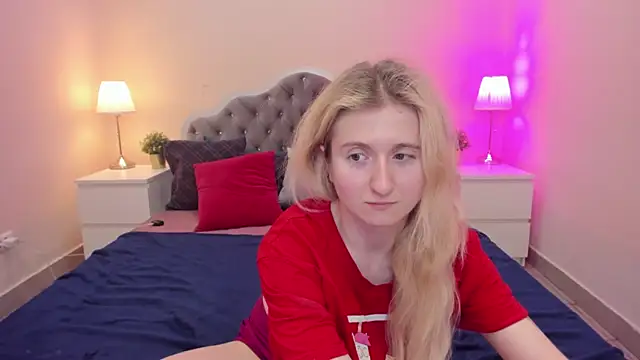 CamillaDreamer online show from 11-18-25, 06:01