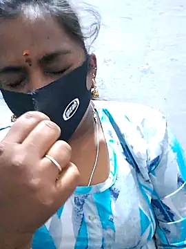 Snapshot of Tamil_Hot_Sindhu chatting on 11-08-25, 05:56 Tamil Hot Sindhu online show from 11-08-25, 05:56