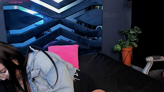 Valka Ross online show from 11-13-25, 11:47