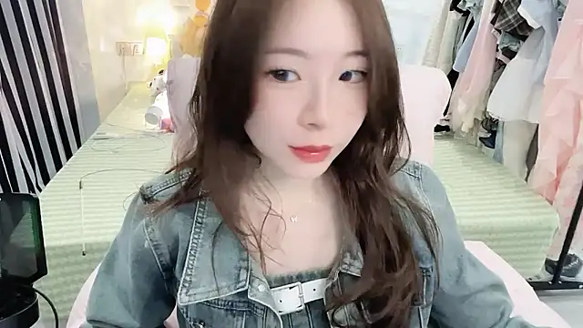 Snapshot of Gardenia-222 chatting on 12-14-25, 01:49 Gardenia-222 online show from 12-14-25, 01:49