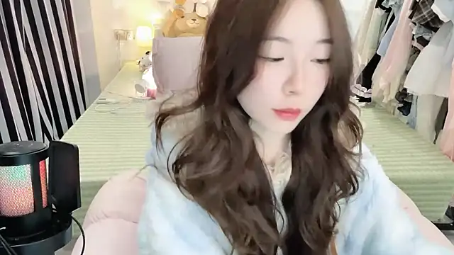 Snapshot of Gardenia-222 chatting on 12-17-25, 01:50 Gardenia-222 online show from 12-17-25, 01:50