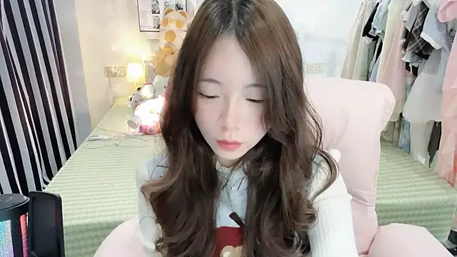 Snapshot of Gardenia-222 chatting on 12-20-25, 12:01 Gardenia-222 online show from 12-20-25, 12:01