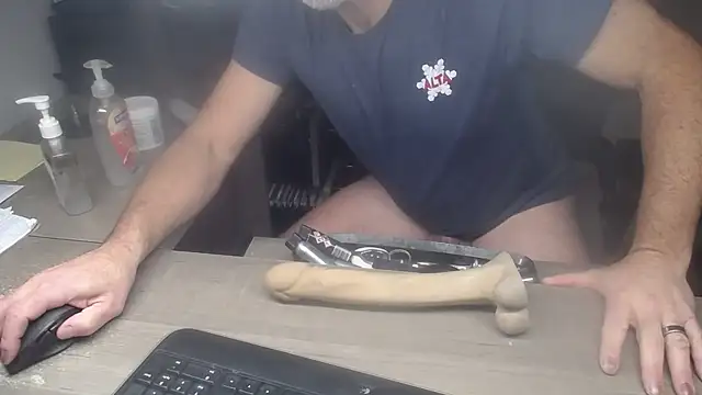 Snapshot of sackstor chatting on 11-17-25, 09:09 sackstor online show from 11-17-25, 09:09