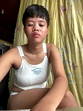 Snapshot of Obre17 chatting on 10-11-25, 05:28 Obre17 online show from 10-11-25, 05:28