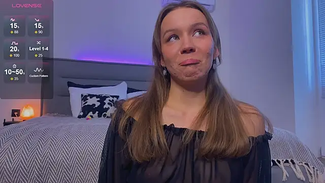 Sienna Mi  online show from 10-15-25, 09:31