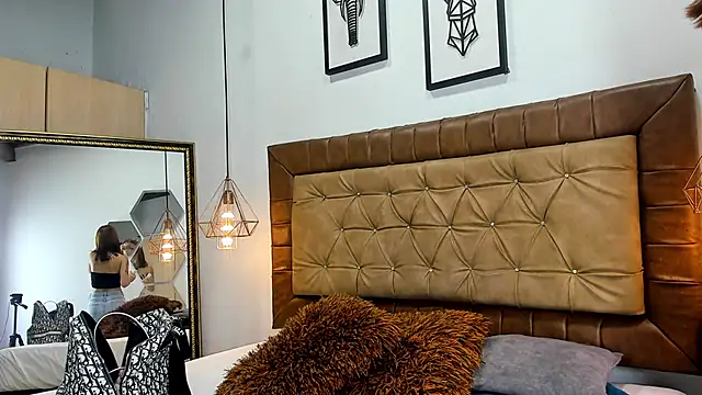 hannarose1208 online show from 11-28-25, 12:19