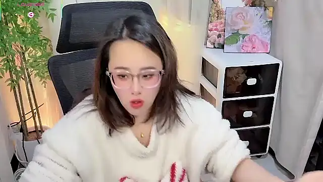 Snapshot of NEWONETO chatting on 02-16-26, 07:43 NEWONETO online show from 02-16-26, 07:43