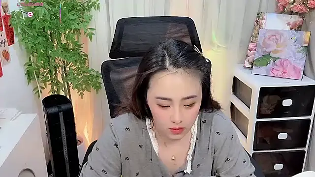 Snapshot of NEWONETO chatting on 02-21-26, 02:07 NEWONETO online show from 02-21-26, 02:07