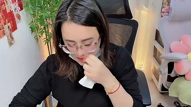 Snapshot of NEWONETO chatting on 02-25-26, 02:27 NEWONETO online show from 02-25-26, 02:27