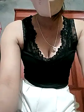 Snapshot of LenaCii chatting on 10-21-25, 08:09 LenaCii online show from 10-21-25, 08:09