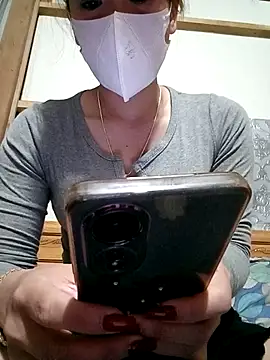 Snapshot of LenaCii chatting on 11-13-25, 06:18 LenaCii online show from 11-13-25, 06:18