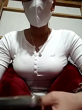 Snapshot of LenaCii chatting on 11-18-25, 06:34 LenaCii online show from 11-18-25, 06:34