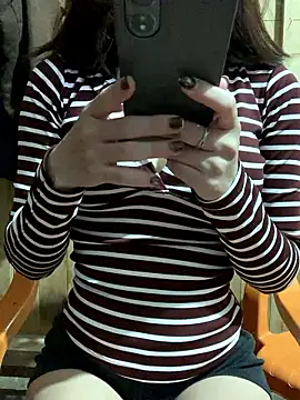 Snapshot of LenaCii chatting on 01-15-26, 04:11 LenaCii online show from 01-15-26, 04:11