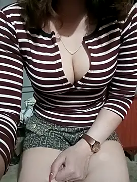 Snapshot of LenaCii chatting on 02-22-26, 05:00 LenaCii online show from 02-22-26, 05:00