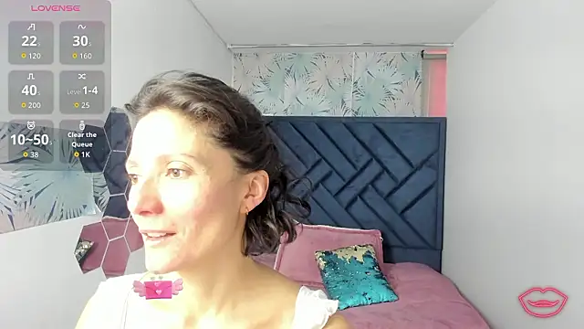 Valery More   online show from 02-25-26, 01:10