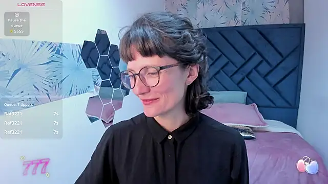 Valery More   online show from 05-25-26, 11:55