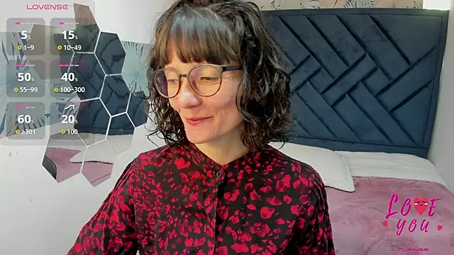 Snapshot of Valery_More__ chatting on 06-27-26, 01:17 Valery More online show from 06-27-26, 01:17