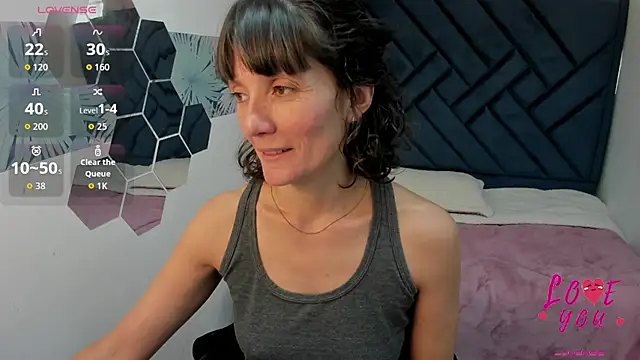 Snapshot of Valery_More__ chatting on 07-01-26, 03:12 Valery More online show from 07-01-26, 03:12