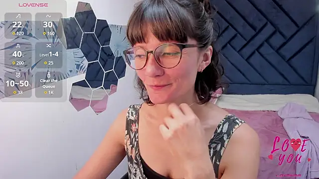 Snapshot of Valery_More__ chatting on 07-06-26, 03:03 Valery More online show from 07-06-26, 03:03