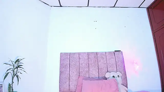 Mila 1wood online show from 03-14-26, 01:38