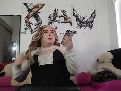 Redvelvett22 online show from 10-09-25, 07:23