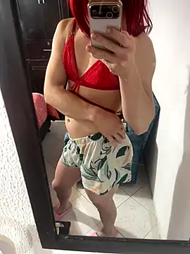 Snapshot of NICOLLE__12 chatting on 10-06-25, 03:37 NICOLLE 12 online show from 10-06-25, 03:37