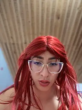 Snapshot of NICOLLE__12 chatting on 10-18-25, 07:36 NICOLLE 12 online show from 10-18-25, 07:36