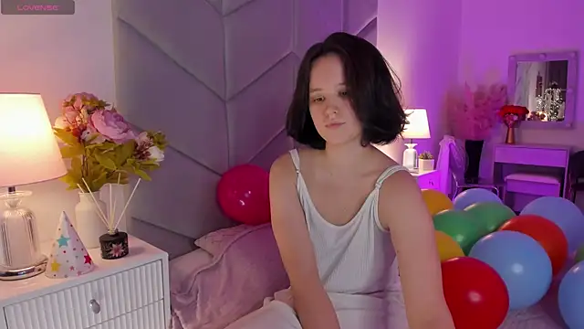 Snapshot of Violet_Ferguson chatting on 10-04-25, 11:19 Violet Ferguson online show from 10-04-25, 11:19