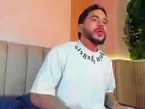 Snapshot of Dante_Dimarco chatting on 10-30-25, 01:07 Dante Dimarco online show from 10-30-25, 01:07