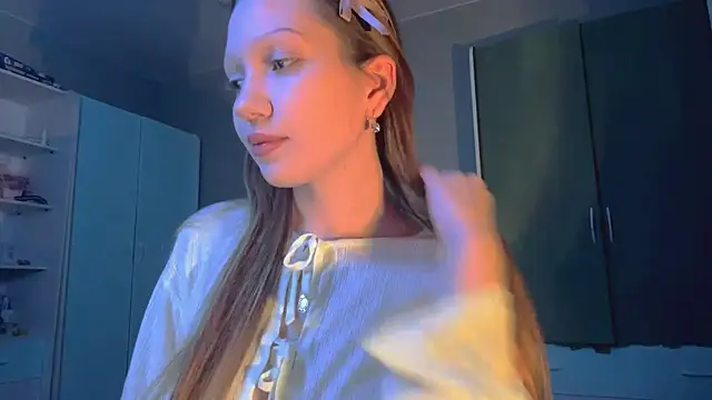 Snapshot of EmiIyKitty chatting on 10-05-25, 07:34 EmiIyKitty online show from 10-05-25, 07:34