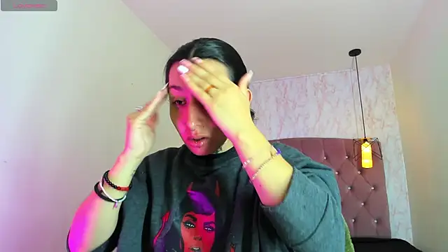 Iris  77 online show from 11-04-25, 01:21