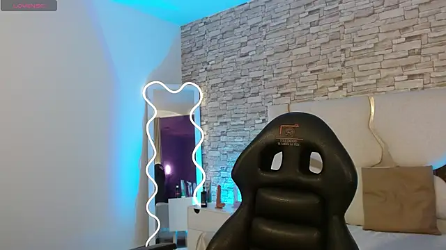 Snapshot of casse_tay chatting on 11-23-25, 03:06 casse tay online show from 11-23-25, 03:06