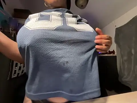 monicaval online show from 11-11-25, 05:07