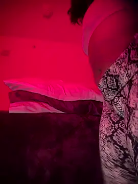 bellacagyal online show from 12-20-25, 03:02