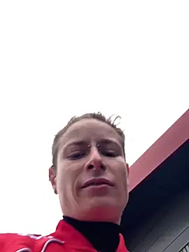 GoldenPussy1329 online show from 10-16-25, 09:54