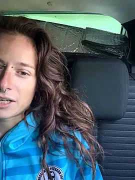 GoldenPussy1329 online show from 10-18-25, 07:20