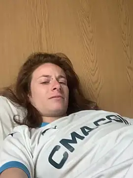 GoldenPussy1329 online show from 04-22-26, 01:45