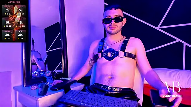 VynnyBlacke  online show from 10-25-25, 10:26