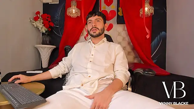 VynnyBlacke  online show from 02-15-26, 07:51