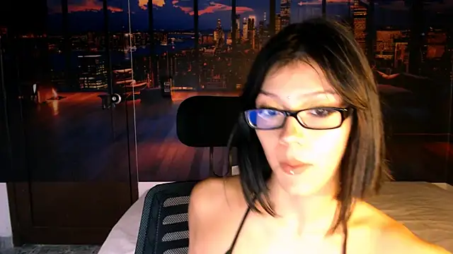 ChloePetite 0 online show from 10-17-25, 07:27
